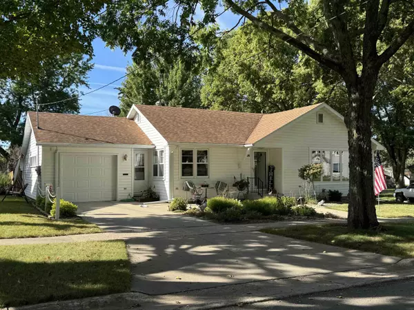 806 2nd Street, Charles City, IA 50616