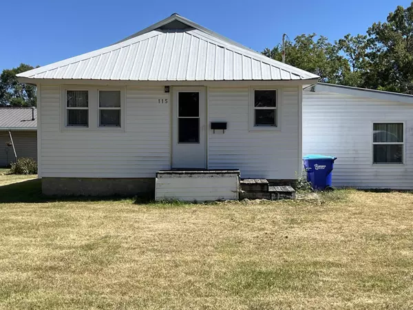 115 SW 10th AVE, Oelwein, IA 50662