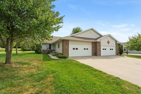 612 West ST, Dysart, IA 52224