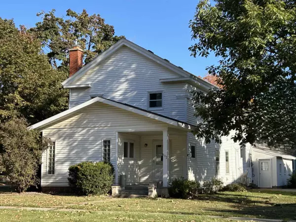 102 E 5th AVE, Cresco, IA 52136