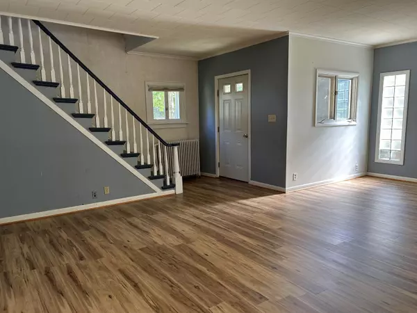 Cresco, IA 52136,102 E 5th AVE