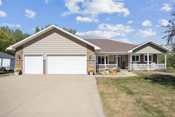 507 Cedar DR, Fairbank, IA 50629