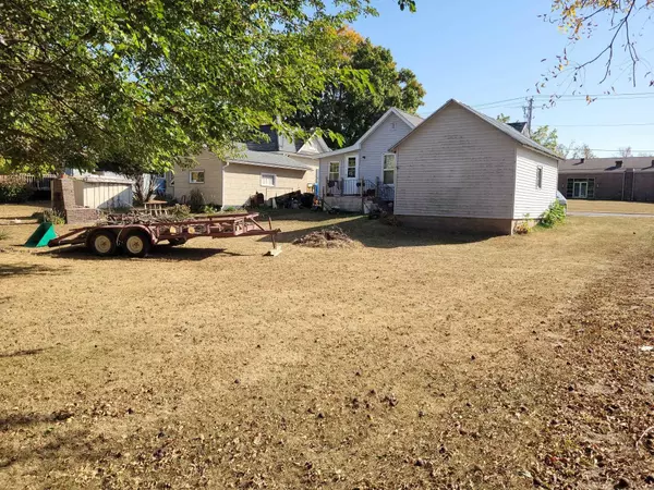 Oelwein, IA 50662,207 1st St NE