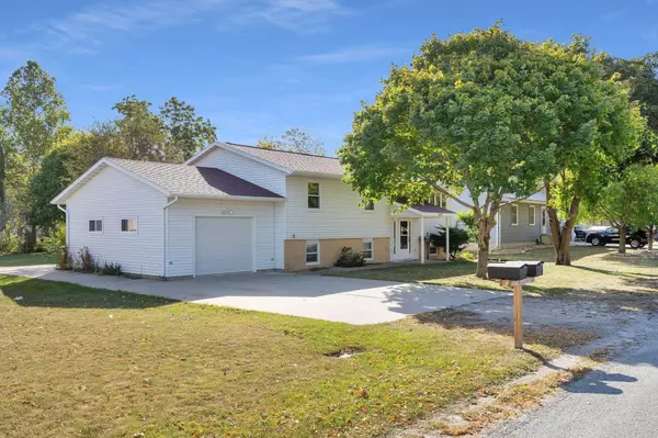 Plainfield, IA 50666,624 W ST