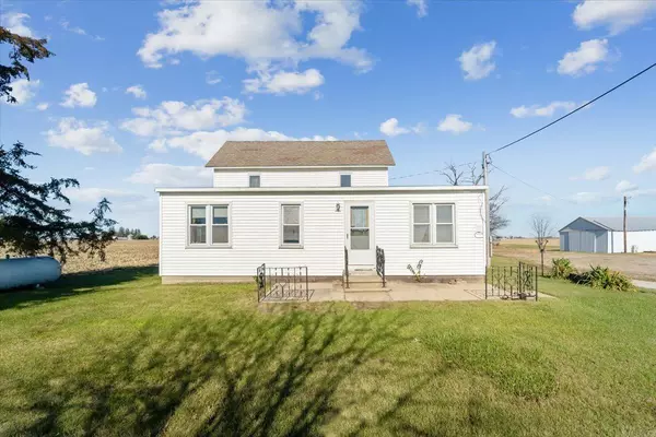 6235 E Cedar Wapsi RD, Dunkerton, IA 50626