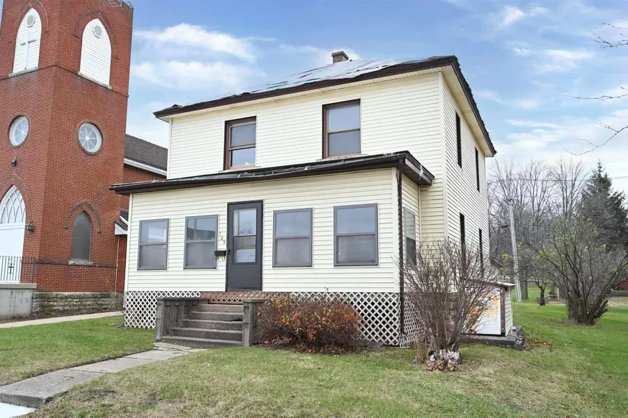 105 NW 3rd ST, Hopkinton, IA 52237