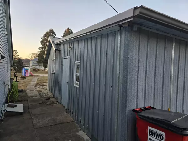 Clermont, IA 52135,706 Larrabee ST