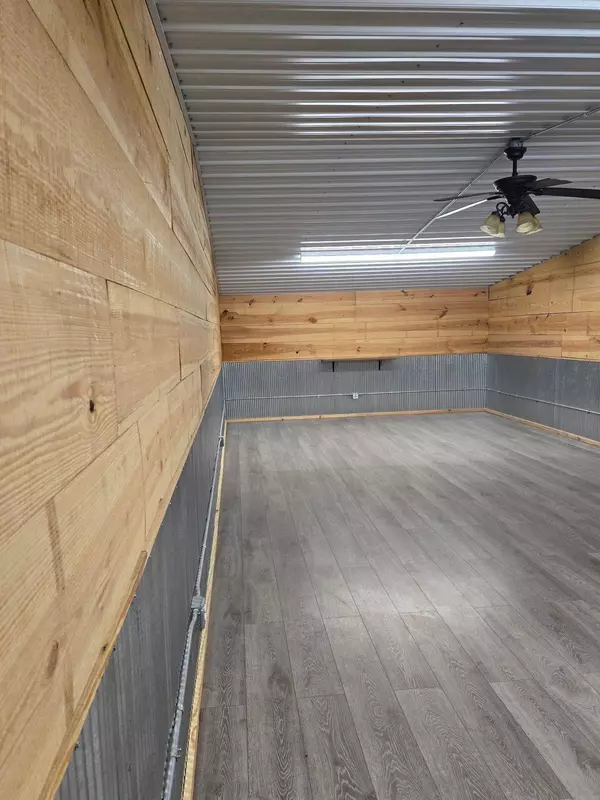 Clermont, IA 52135,207 Carlton ST