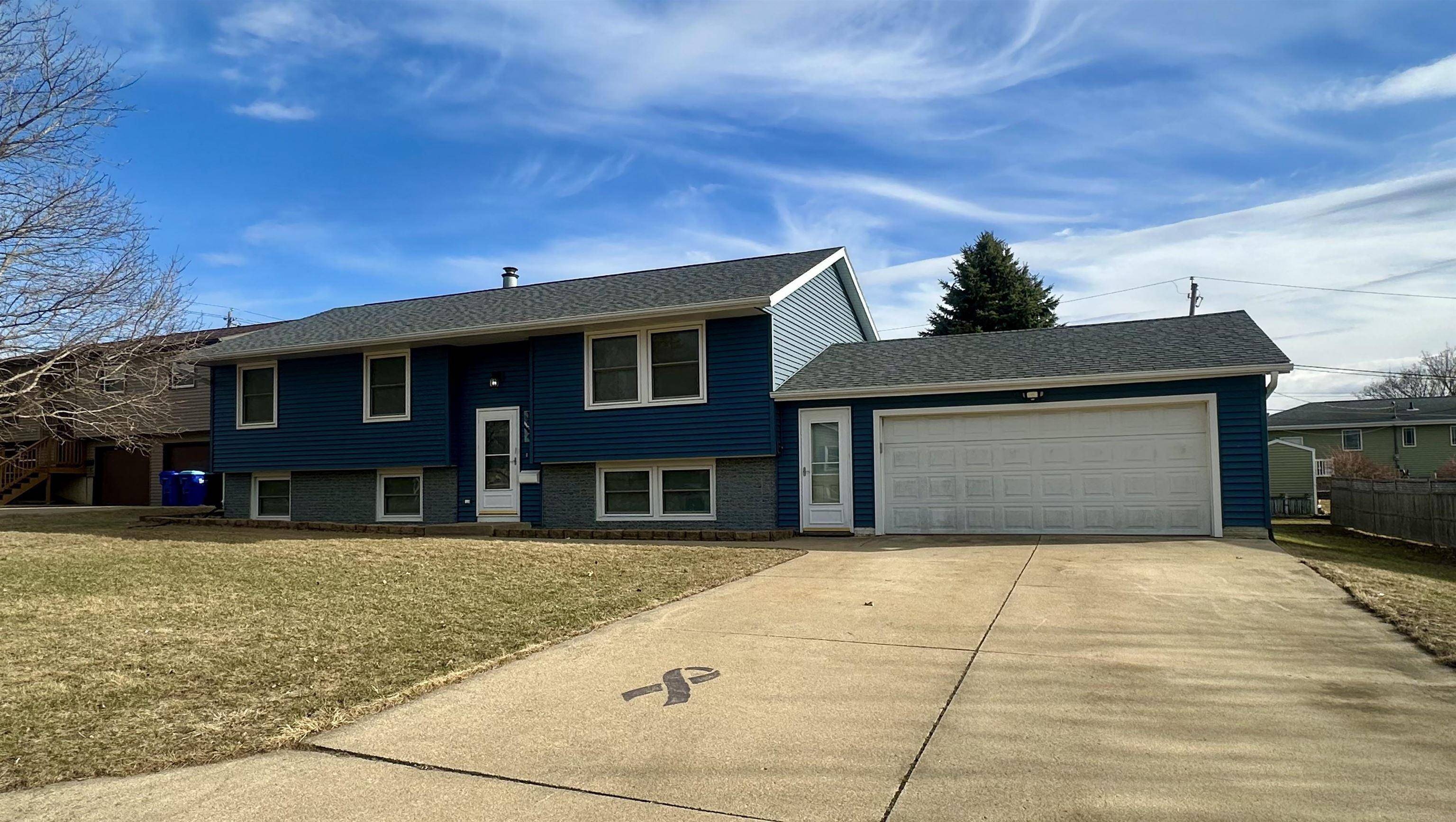 1324 1st Street SE, Oelwein, IA 50662