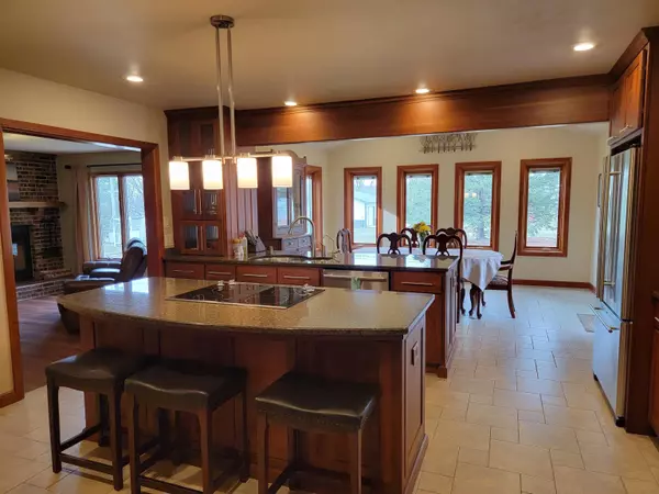 Cresco, IA 52136,222 8th Ave E