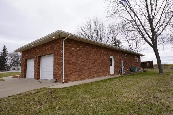 Nashua, IA 50658,801 Madison ST