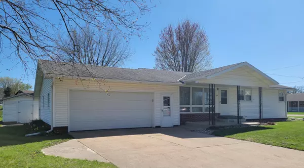 40 Bayou DR, Nashua, IA 50658