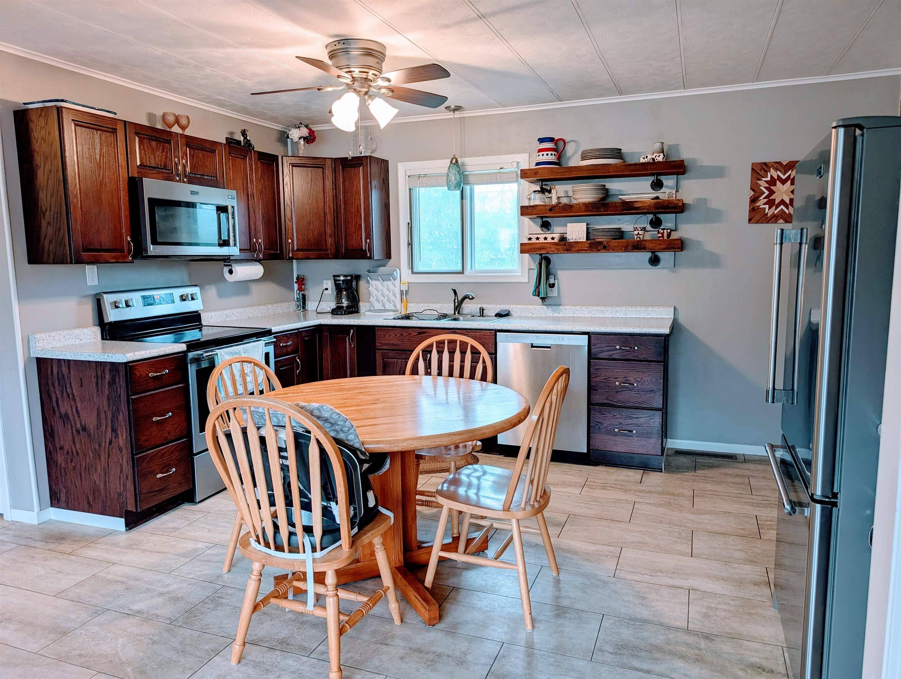 Decorah, IA 52101,328 N Mill ST