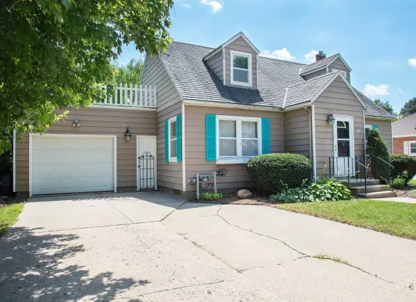 Waverly, IA 50677,120 SE 7th Ave