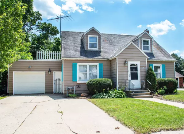 Waverly, IA 50677,120 SE 7th Ave