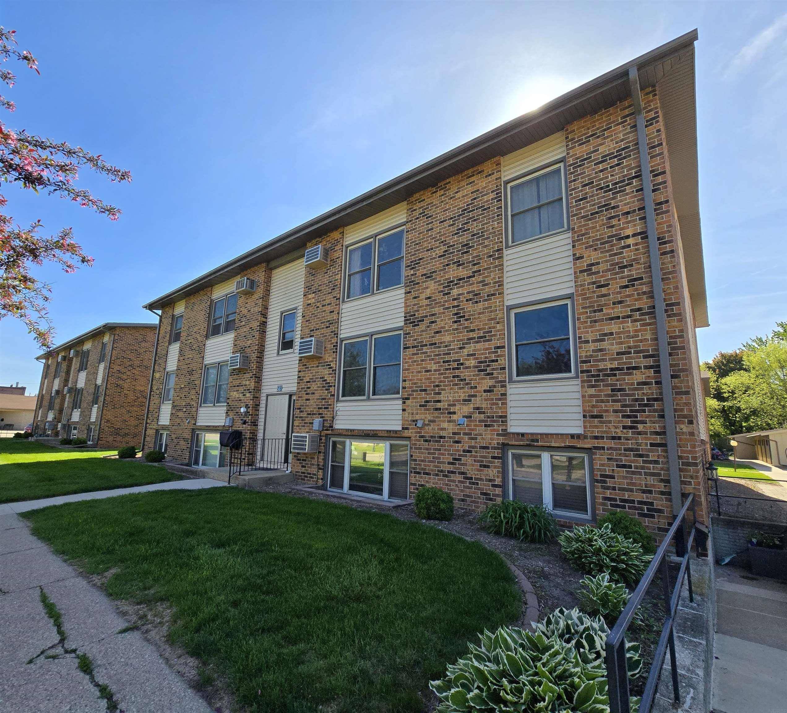 508 Commercial ST #F, Laporte City, IA 50651