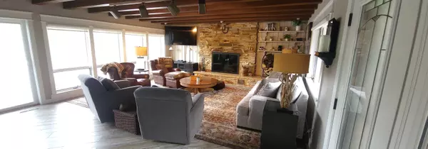 Harpers Ferry, IA 52146,831 Stilwell LN