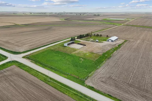 3206 200th ST, Dysart, IA 52224