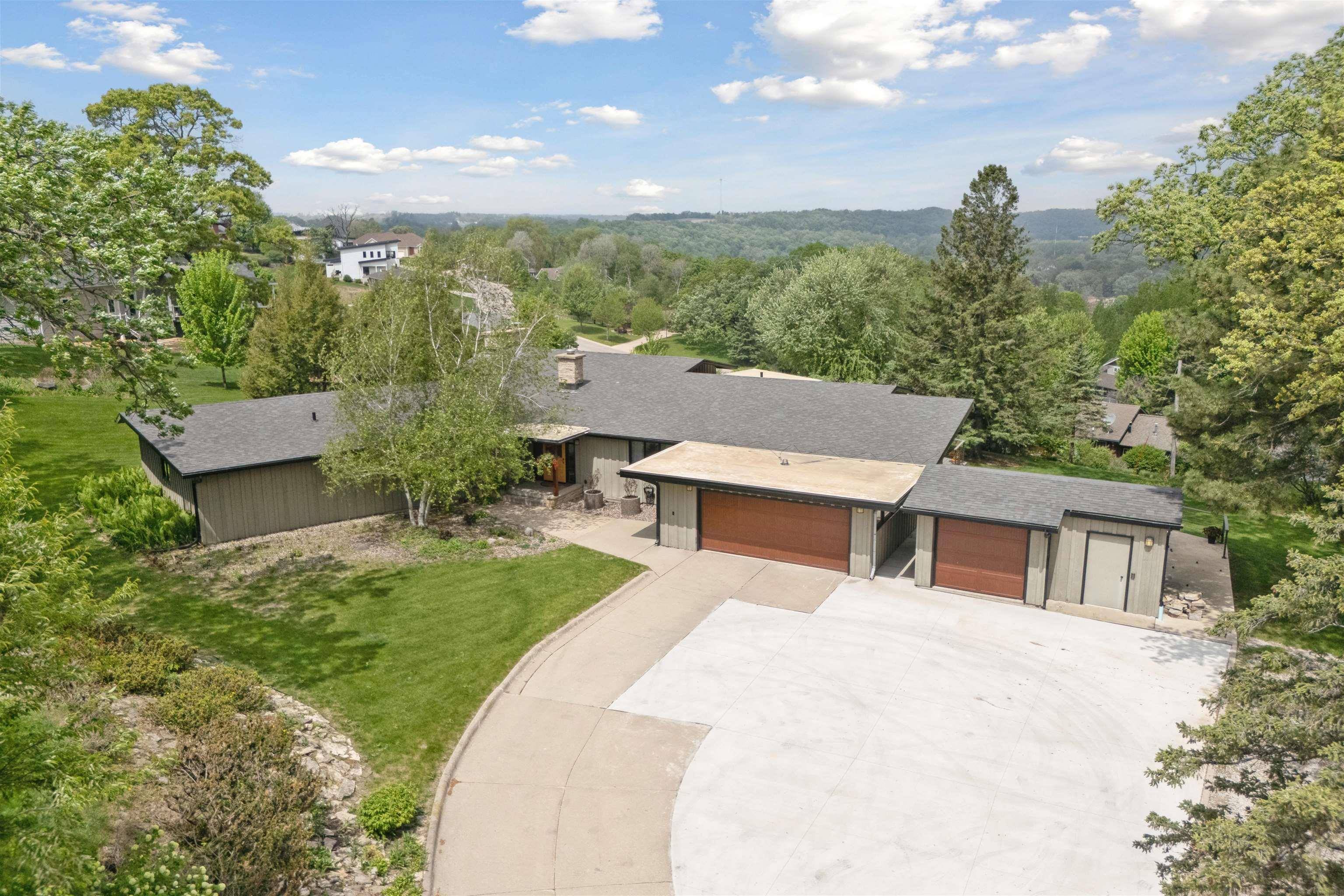 901 Park ST, Decorah, IA 52101