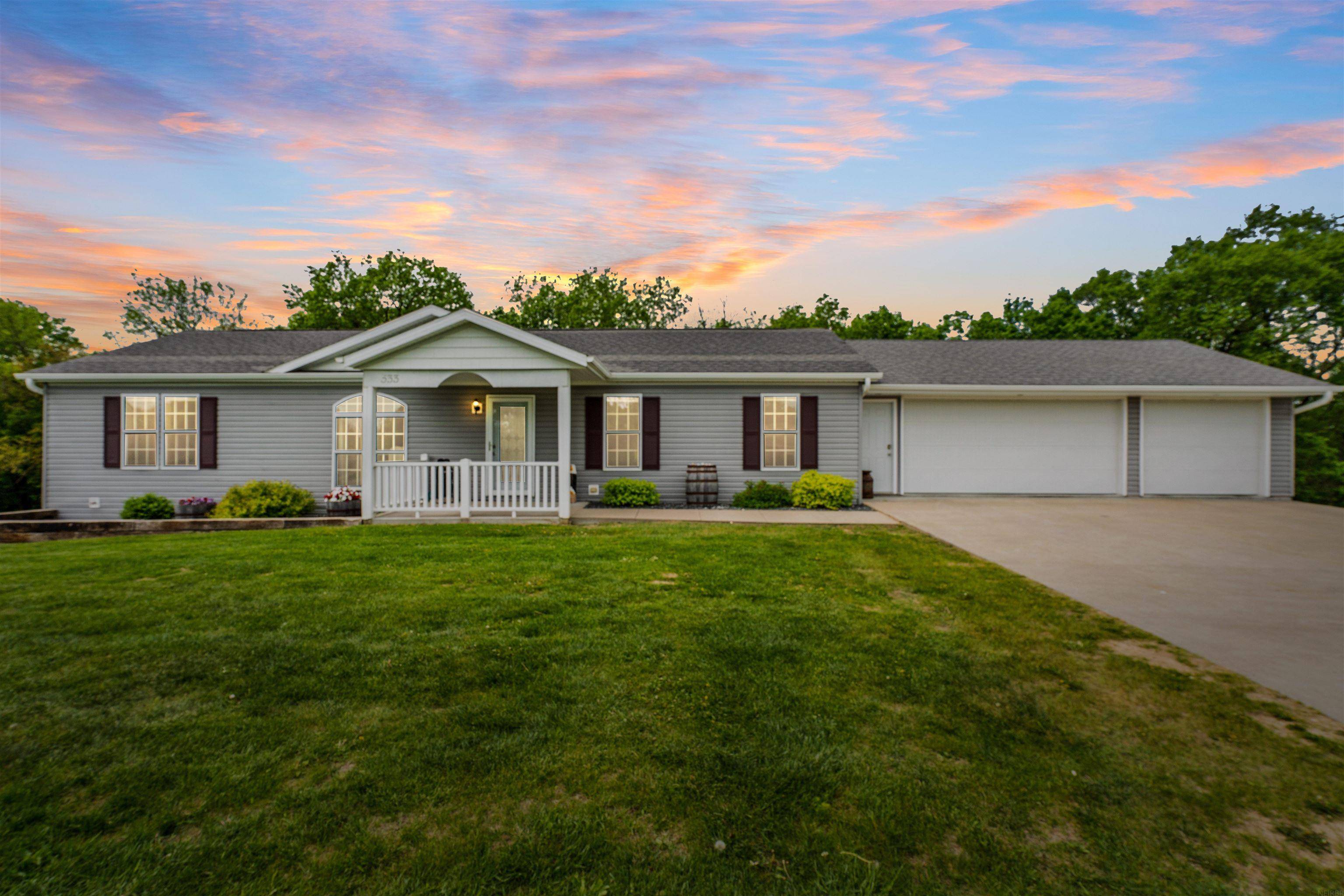 333 Eagle DR, Mcgregor, IA 52157