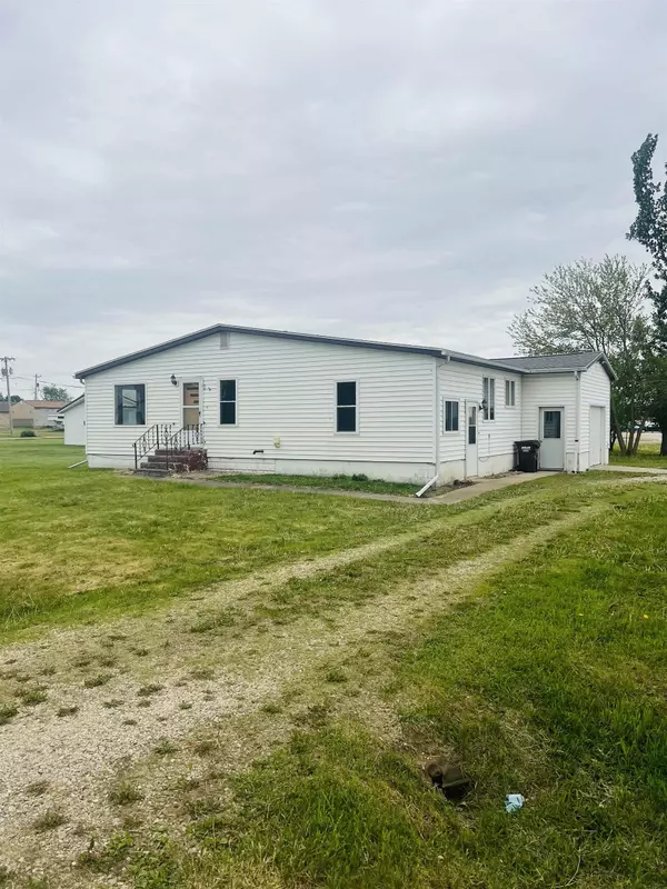 Aplington, IA 50604,15702 Kilpatrick