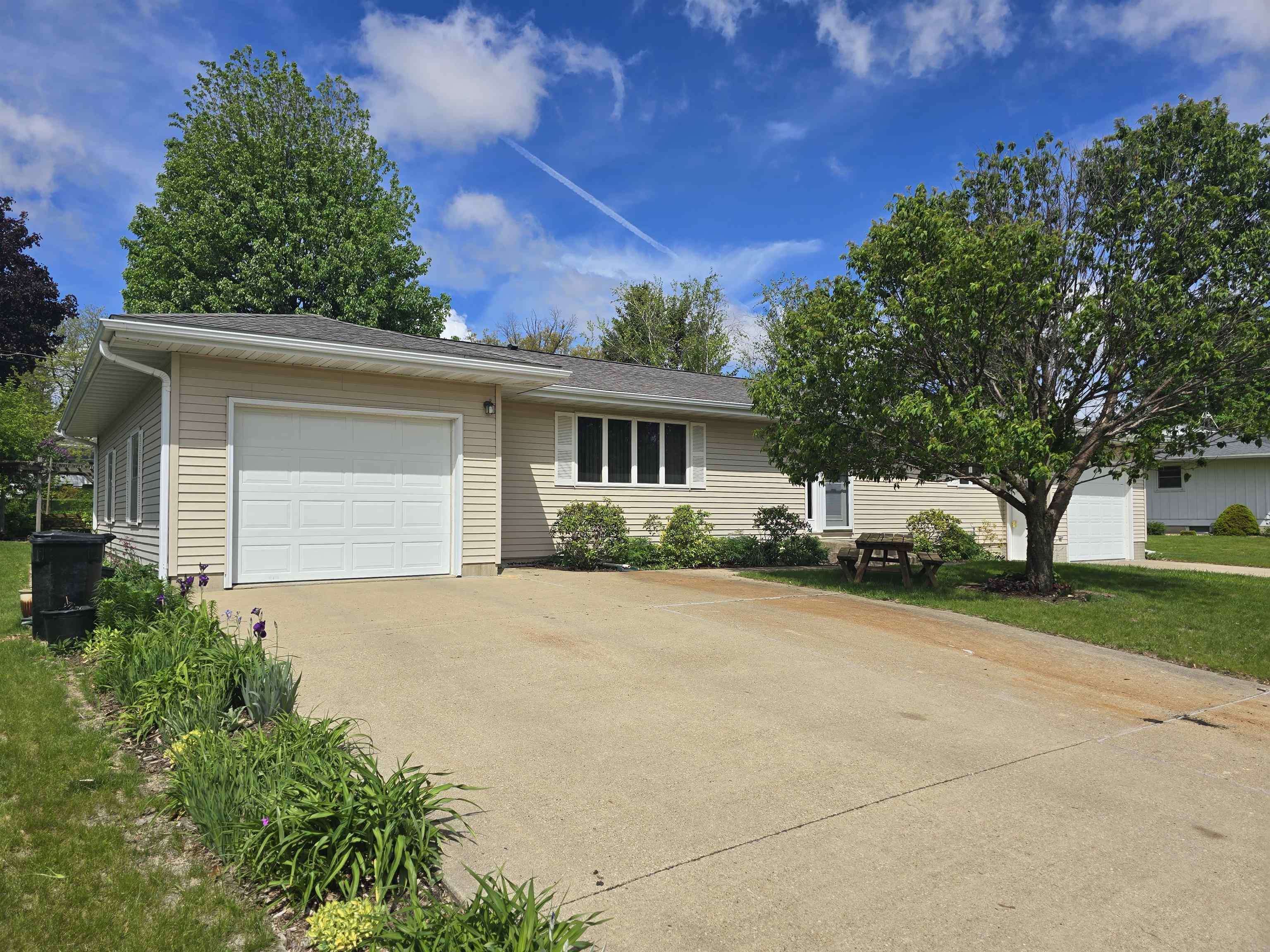 104 Lincoln WAY, West Union, IA 52175