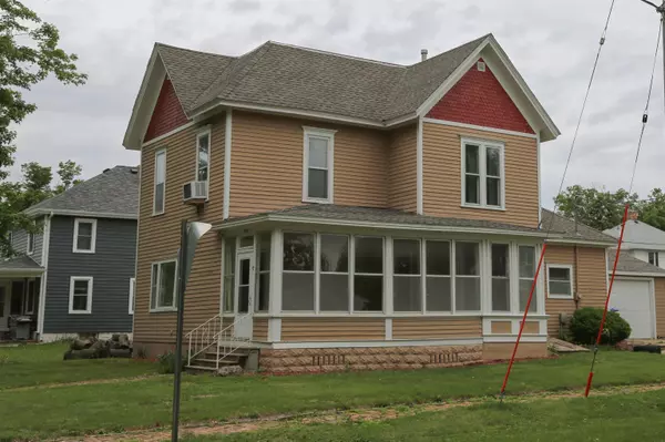 302 Woodbridge ST, Nashua, IA 50658