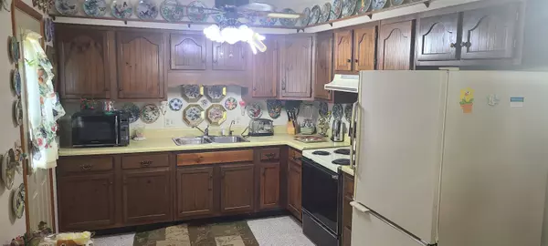 Garnavillo, IA 52049,406 E Centre ST