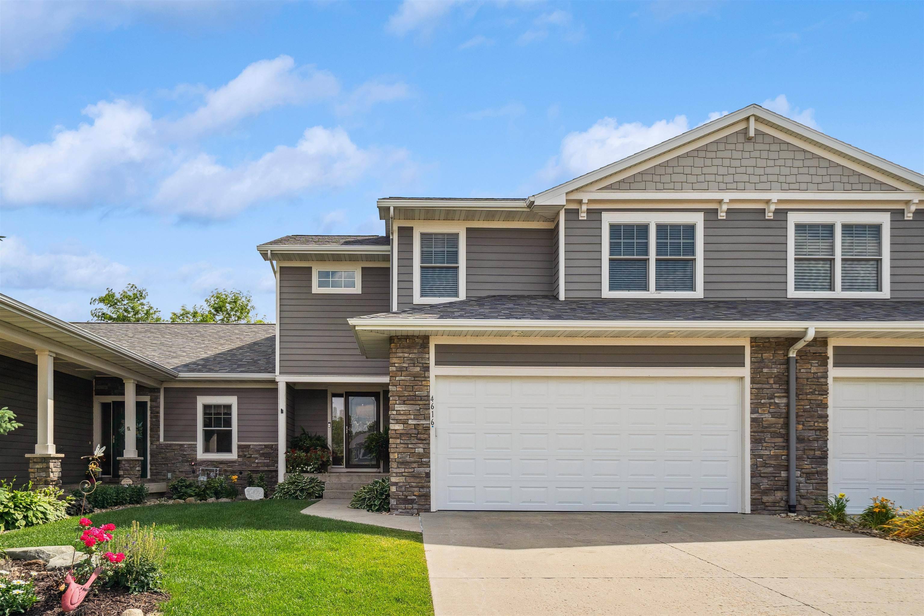 4616 Whispering Pines CIR, Cedar Falls, IA 50613