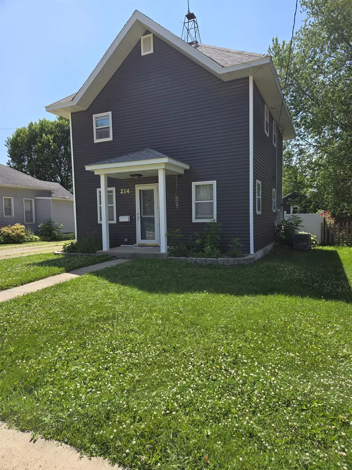 Cresco, IA 52136,214 6th Street East