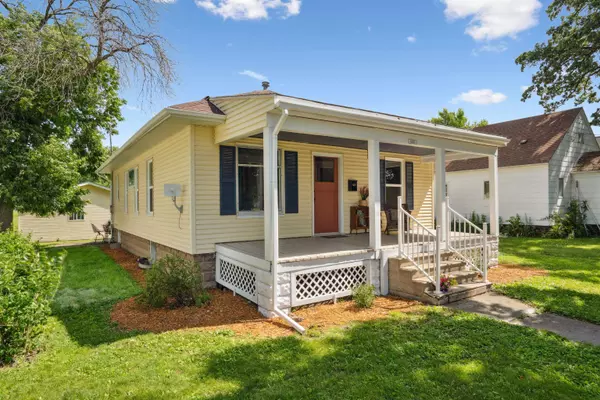 620 Woodlawn AVE, Traer, IA 50675