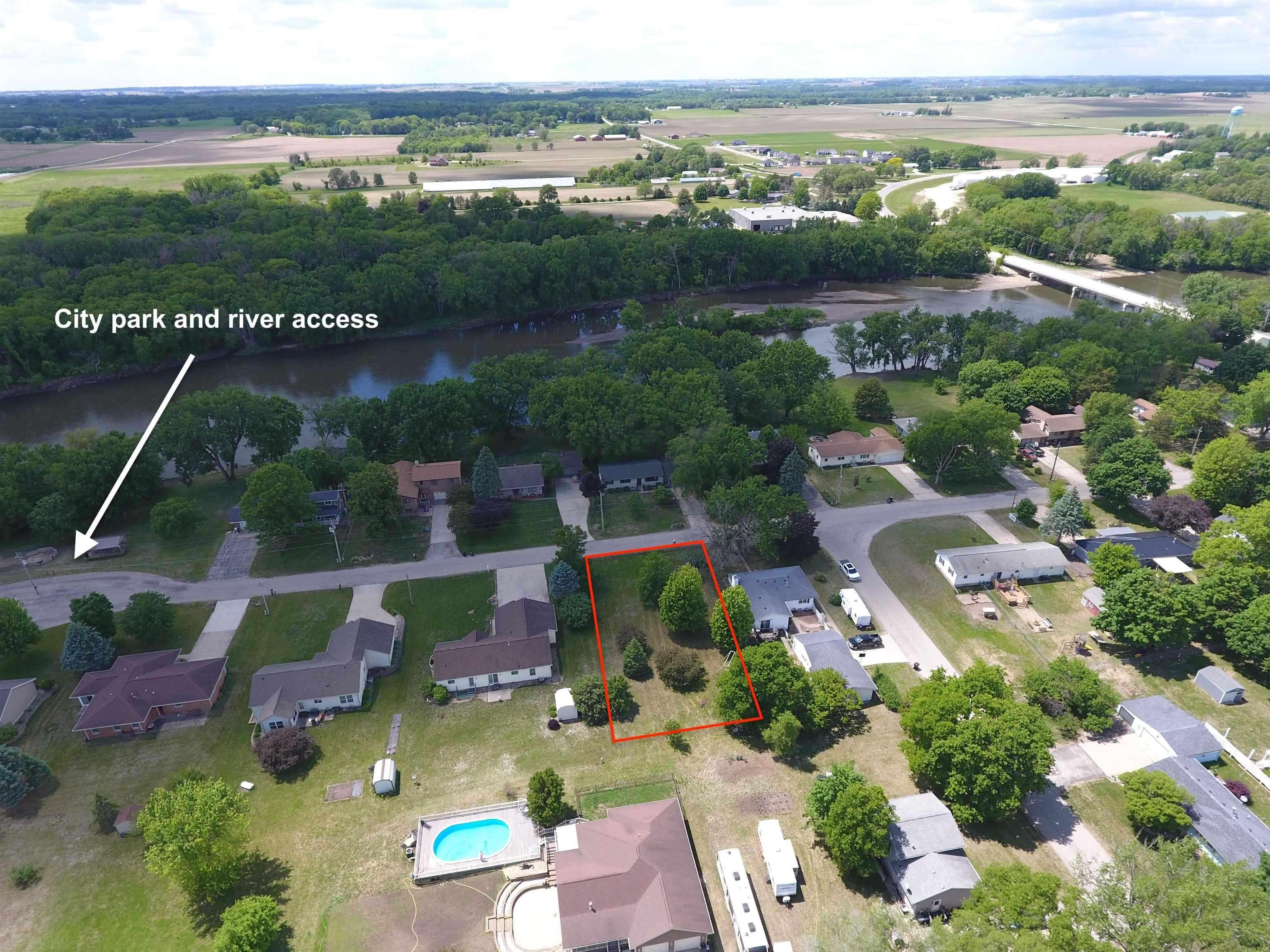 Janesville, IA 50647,903 S Main ST