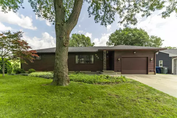 635 Alpine DR, Waterloo, IA 50702