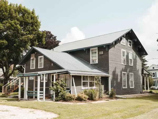 Elkader, IA 52043,307 NW First ST