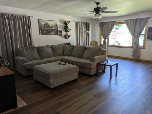 Cresco, IA 52136,219 E 3rd AVE