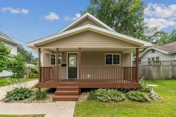 2311 W 3rd ST, Waterloo, IA 50701