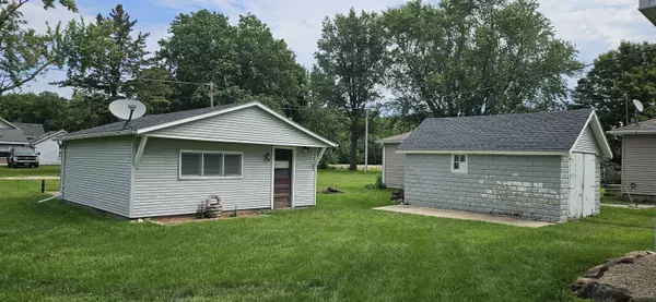 Dunkerton, IA 50626,207 East Sycamore ST