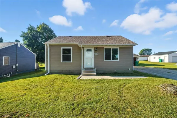 156 Gray St ST, Elk Run Heights, IA 50707