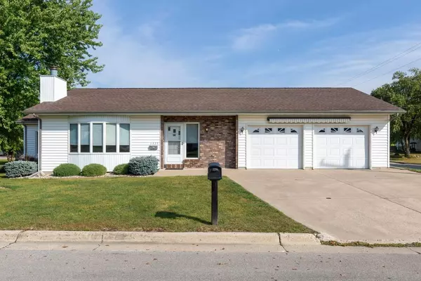 1327 Circle, Aplington, IA 50604
