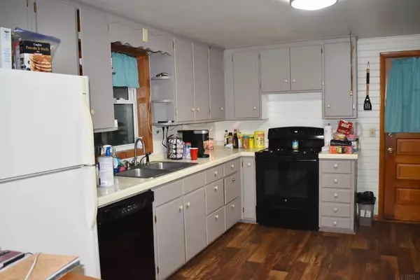 New Hampton, IA 50659,246 S WATER AVE