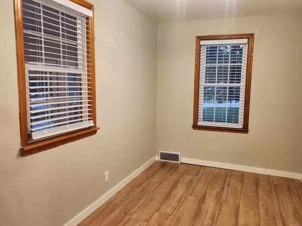 Cedar Falls, IA 50613,1911 Lilac LN