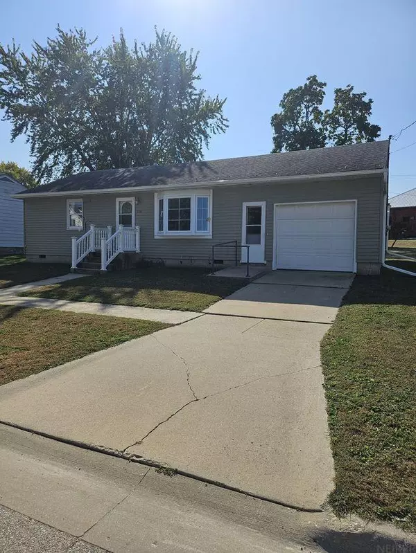 110 Franklin ST, Strawberry Point, IA 52076