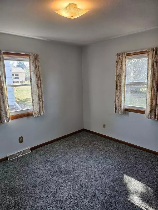 Strawberry Point, IA 52076,110 Franklin ST