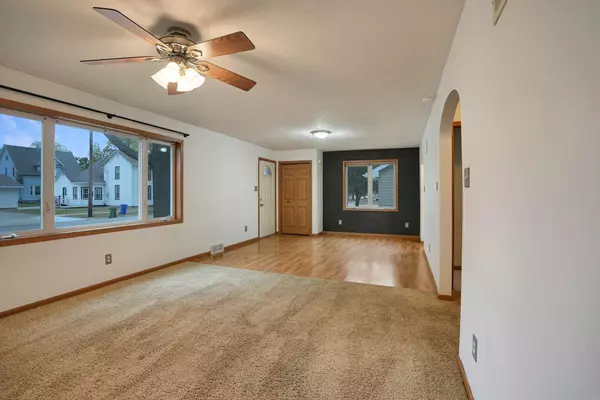 Waverly, IA 50677,311 2nd Ave SW