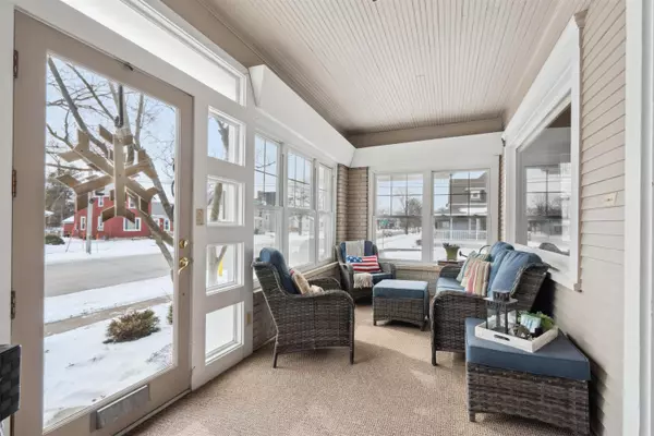 800 E Main St, Manchester, IA 52057