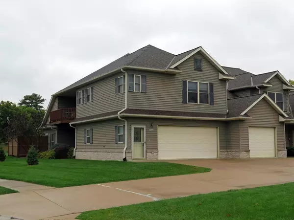 710 Serenity CT, Decorah, IA 52101
