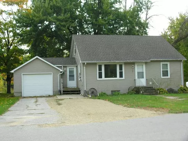 308 W Spring ST, Stacyville, IA 50476