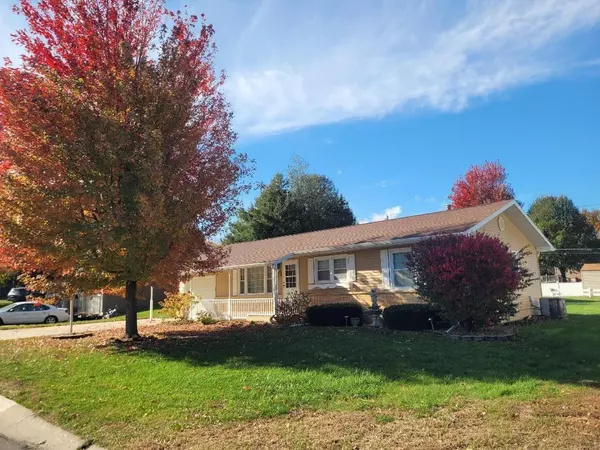 Oelwein, IA 50662,28 12th Ave SE