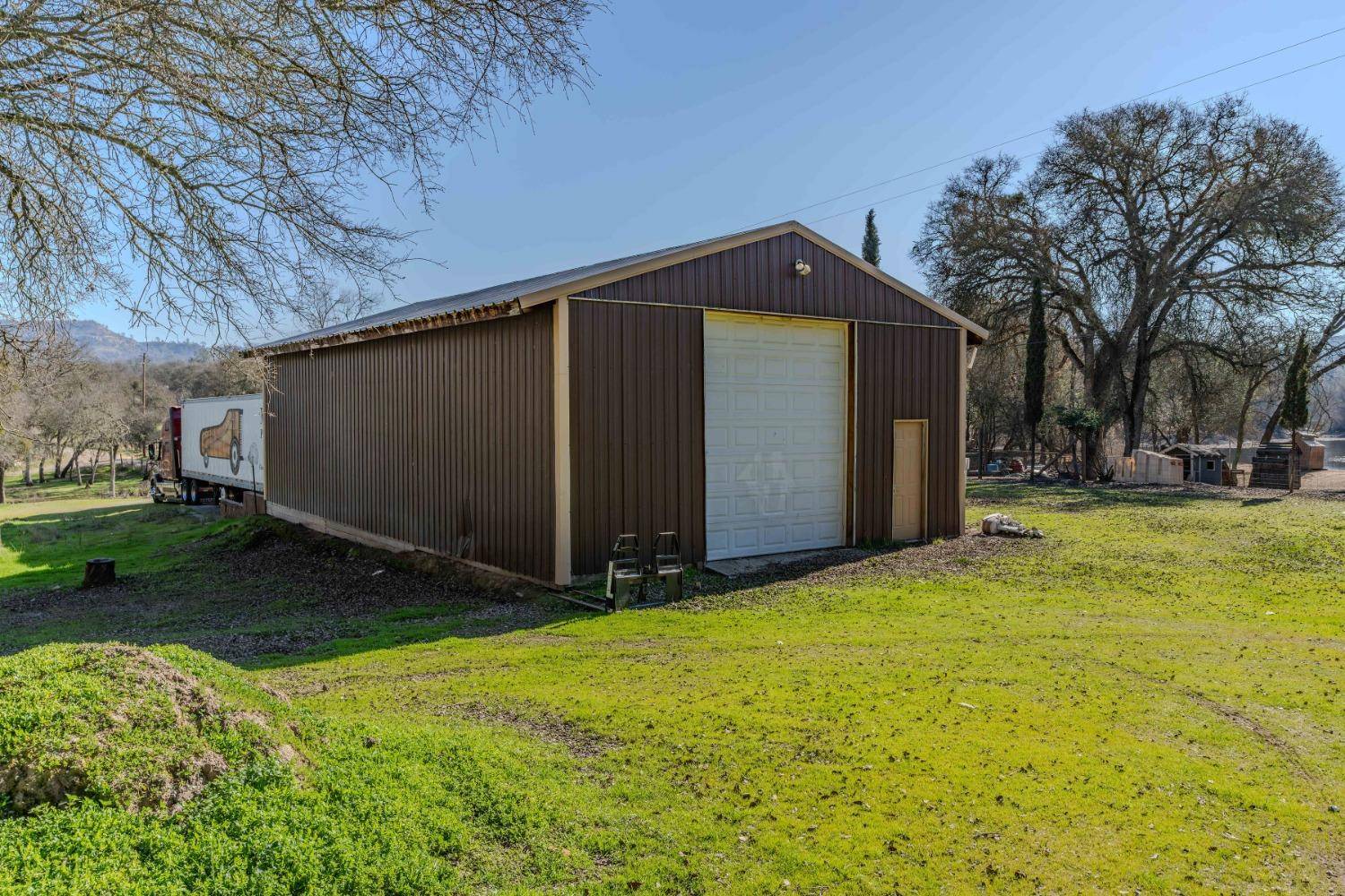 Burson, CA 95225,14415 Brown LN