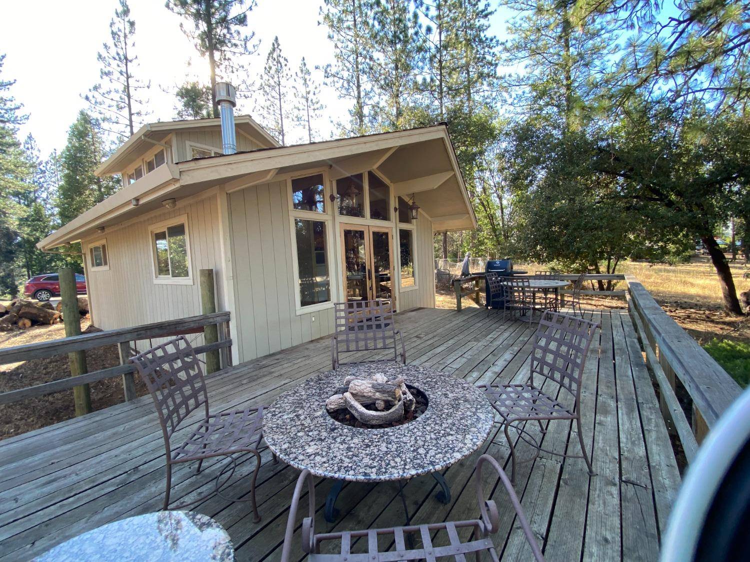 19476 Shawnee Trl, Mokelumne Hill, CA 95246